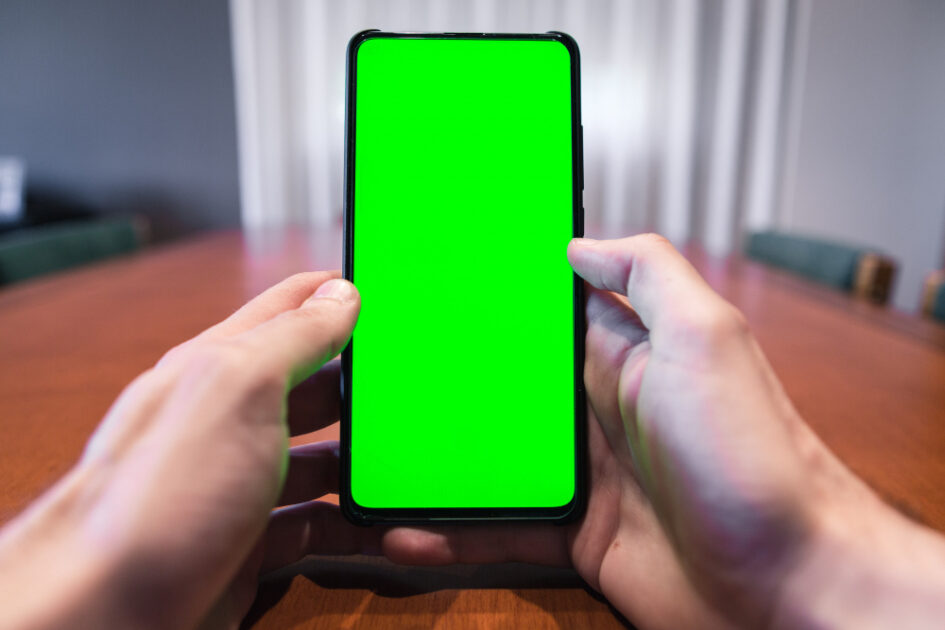 iPhone-Green-Screen-Issue