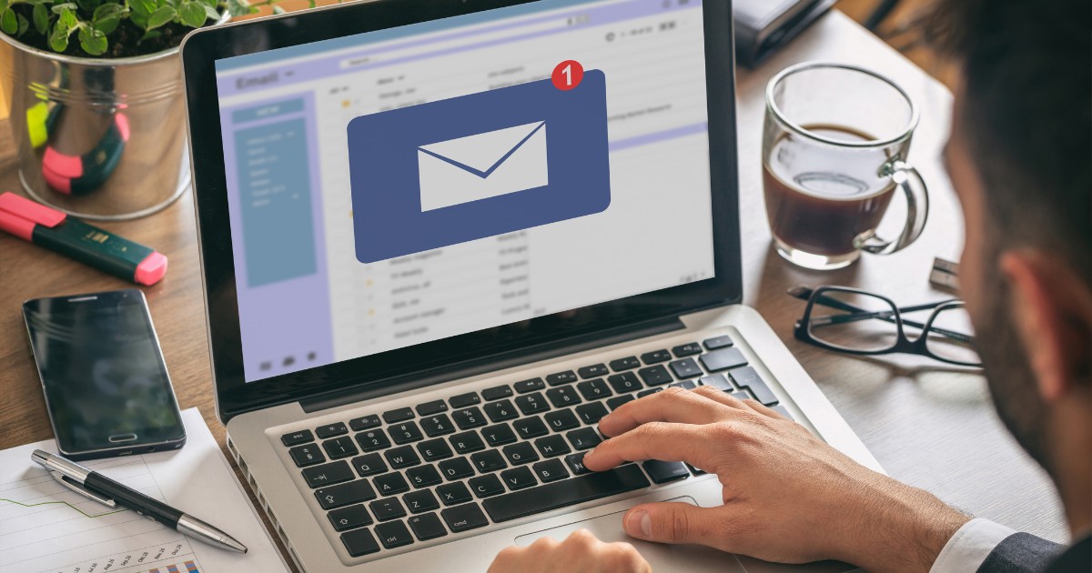 email-signature-software-geekflare