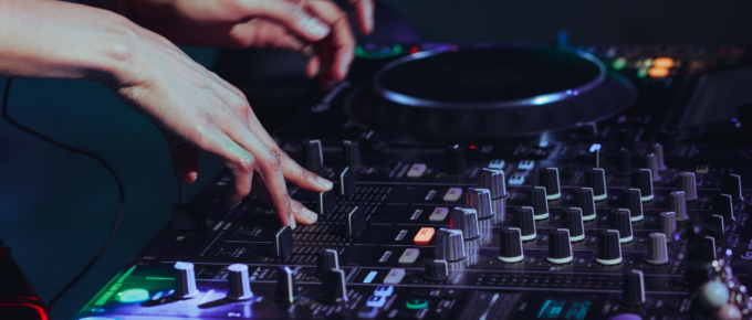 Best DJ Software to Liven Up Your Next Party Gig