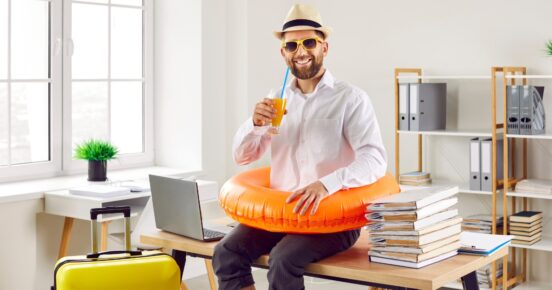 employee-leave-tracking-geekflare