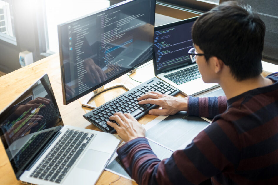 React-vs-JavaScript-Which-one-should-you-choose