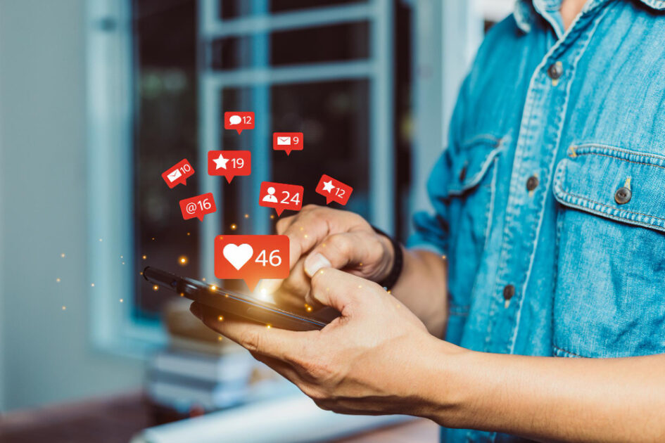What-are-the-Benefits-of-Implementing-Social-CRM