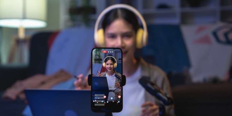 influencer-live-recording-tiktok-geekflare
