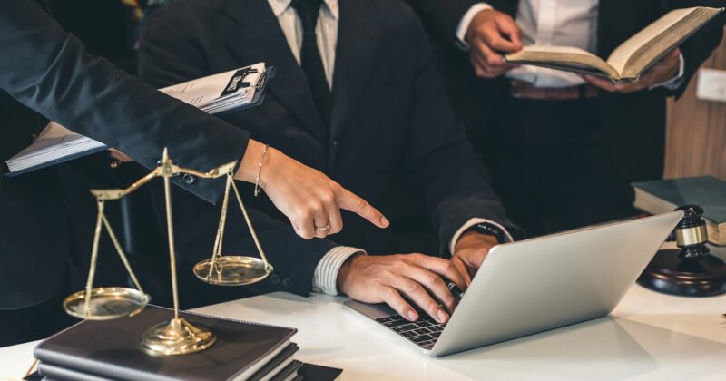 legal-crm-geekflare